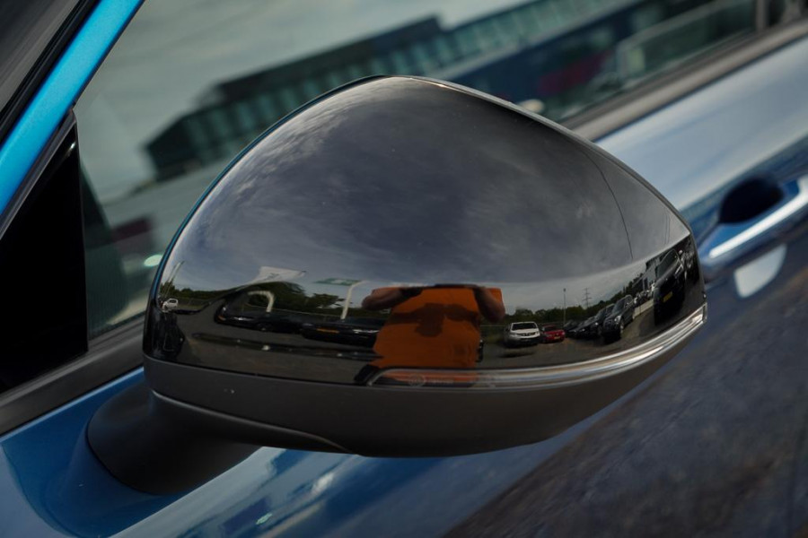 Lynk & Co 01 1.5 / Pano / Navi / 360 / ACC / Carplay