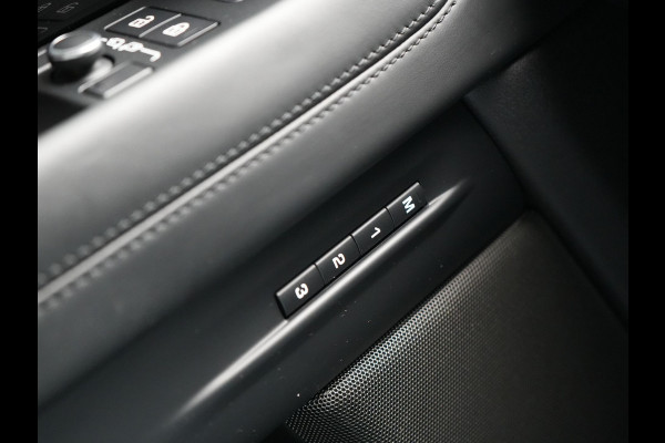 Land Rover Range Rover Evoque P300e AWD R-Dynamic HSE Plug in Hybrid 300pk Dealer O.H PHEV | Trekhaak Afneembaar | 360 Camera | Adaptive Cruise | Lederen Sportstoelen Memory & Verwarmd | Meridian Surround | Apple Carplay | Lane Assist | Keyless | Stuur Verwarmd | Blis | Naviga