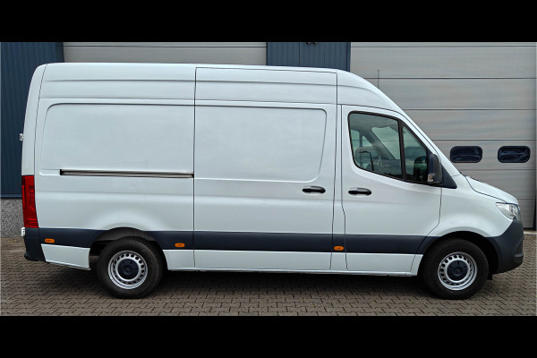 Mercedes-Benz Sprinter 317 L2H2 Automaat 170PK MBUX Airco