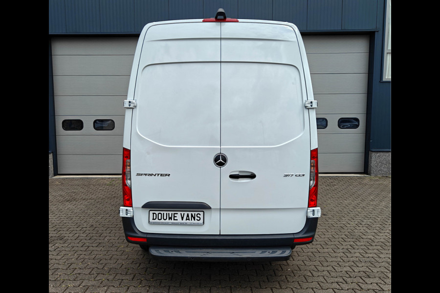 Mercedes-Benz Sprinter 317 L2H2 Automaat 170PK MBUX Airco