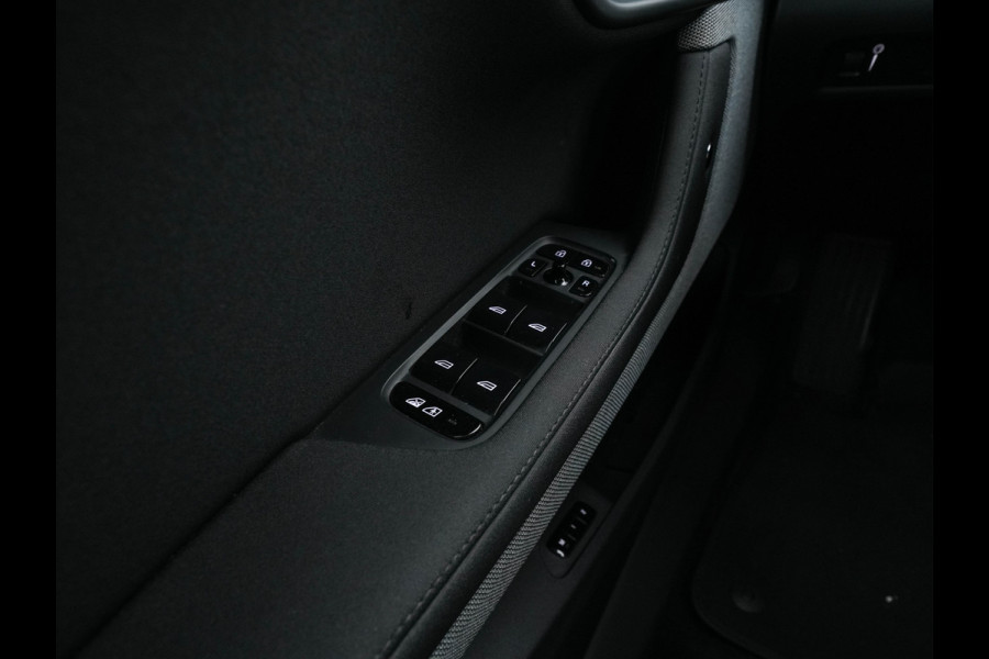 Polestar 2 Long Range Single Motor 78 kWh [ 3-Fase ] (INCL-BTW) *NAVI-FULLMAP | FULL-LED | KEYLESS | CAMERA | LANE-ASSIST | DIGI-COCKPIT | DAB+ | COMFORT-SEATS | ECC | PDC | 20''ALU*