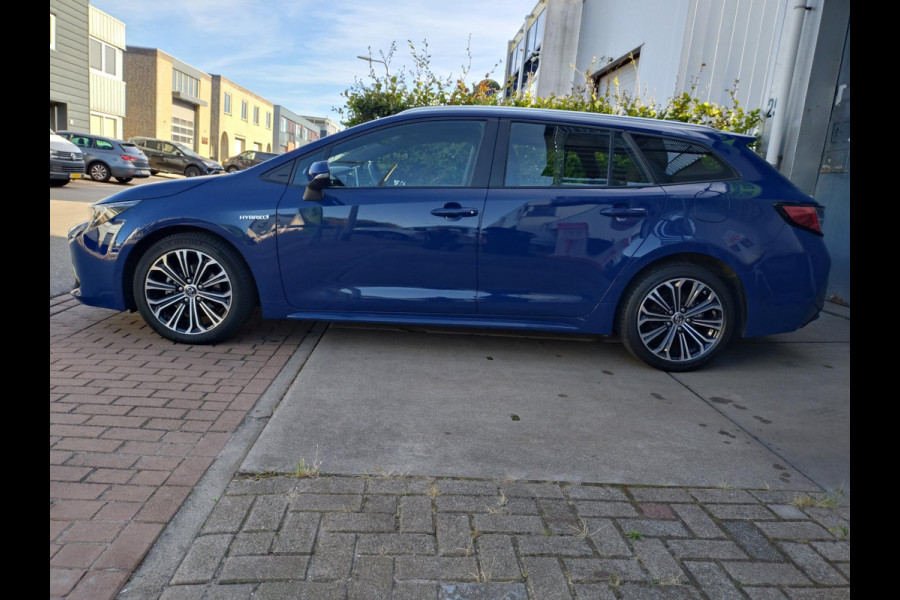 Toyota Corolla Touring Sports 1.8 Hybrid First Edition dealer onderhouden !