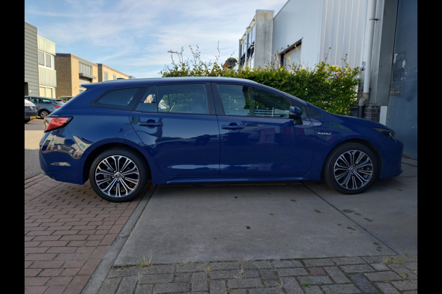 Toyota Corolla Touring Sports 1.8 Hybrid First Edition dealer onderhouden !