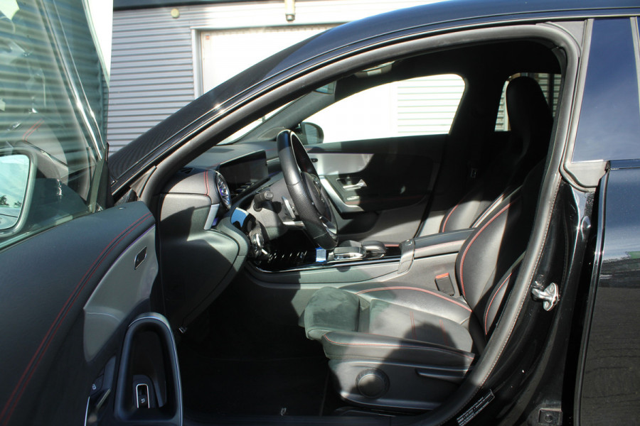 Mercedes-Benz CLA-Klasse Shooting Brake 200 164pk Business Solution AMG AUTOMAAT NL-Auto NAP Clima Cruise Navi Camera Carplay Burmester Dig. Cockpit El. Klep 18"LMV