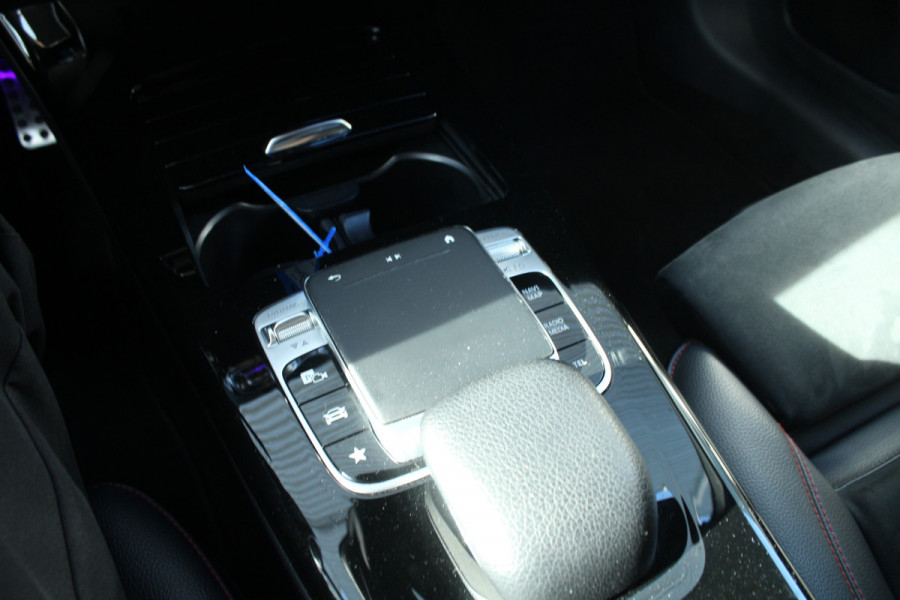 Mercedes-Benz CLA-Klasse Shooting Brake 200 164pk Business Solution AMG AUTOMAAT NL-Auto NAP Clima Cruise Navi Camera Carplay Burmester Dig. Cockpit El. Klep 18"LMV