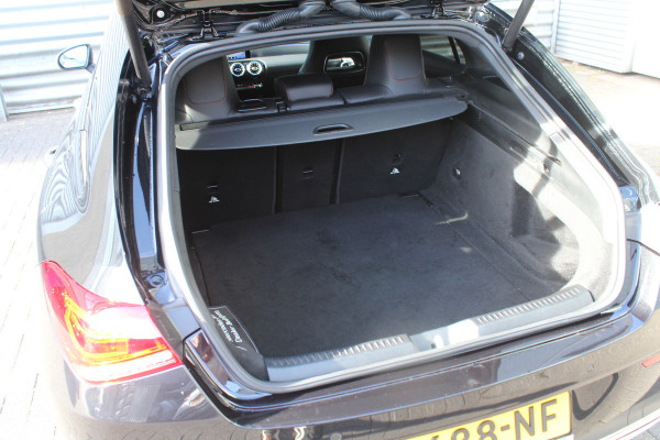 Mercedes-Benz CLA-Klasse Shooting Brake 200 164pk Business Solution AMG AUTOMAAT NL-Auto NAP Clima Cruise Navi Camera Carplay Burmester Dig. Cockpit El. Klep 18"LMV