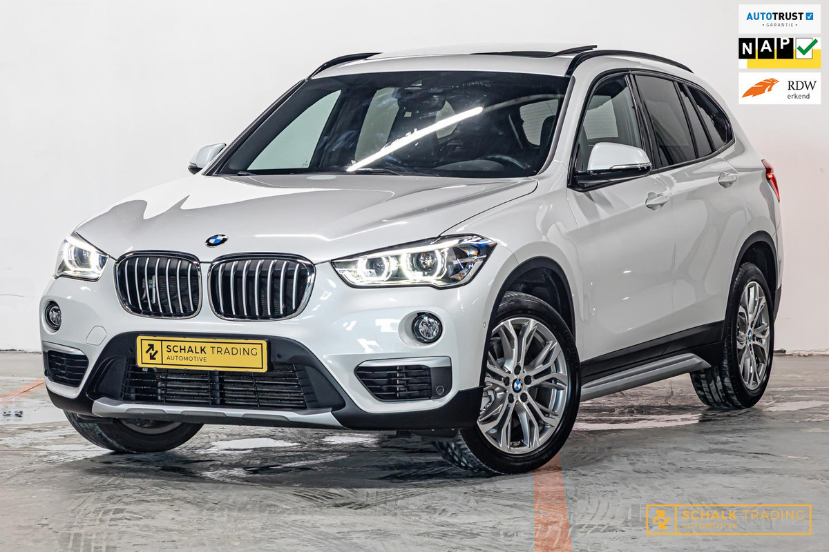 BMW X1 SDrive20i Orange Edition III|Pano|NAP|Leder|Trekhaak BMW X1 SDrive20i Orange Edition III|Pano|NAP|Leder|Trekhaak