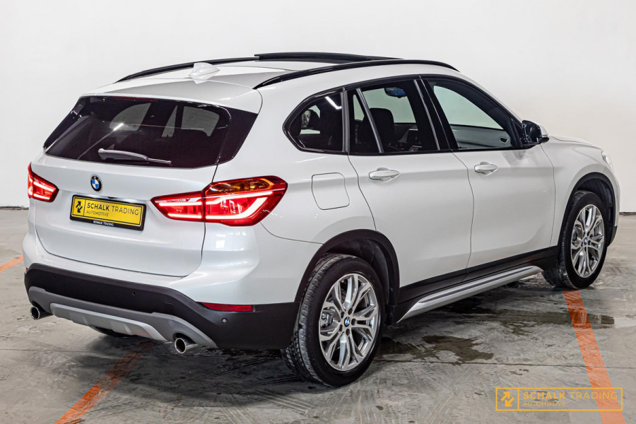 BMW X1 SDrive20i Orange Edition III|Pano|NAP|Leder|Trekhaak