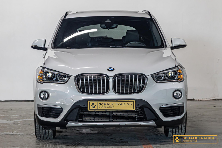 BMW X1 SDrive20i Orange Edition III|Pano|NAP|Leder|Trekhaak
