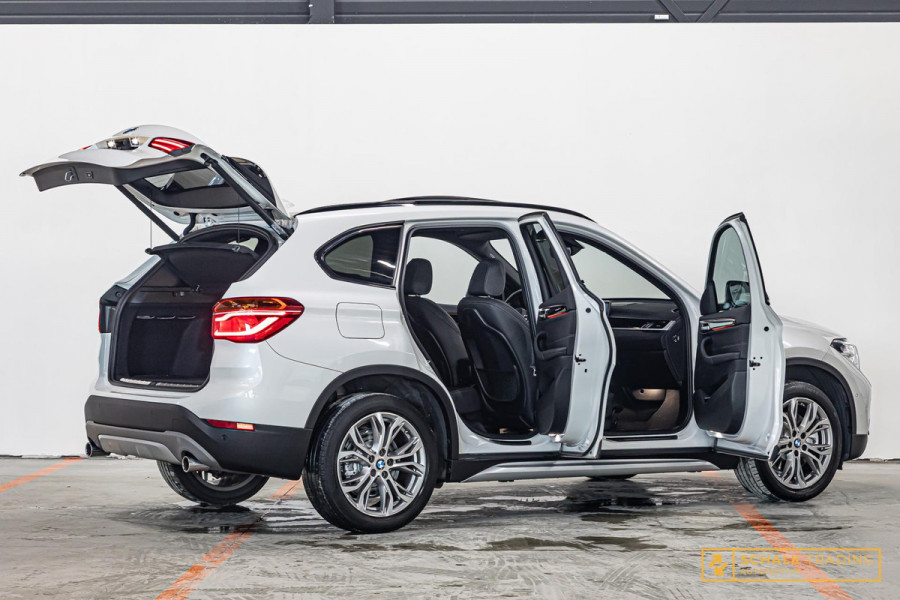 BMW X1 SDrive20i Orange Edition III|Pano|NAP|Leder|Trekhaak