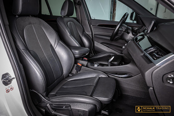 BMW X1 SDrive20i Orange Edition III|Pano|NAP|Leder|Trekhaak