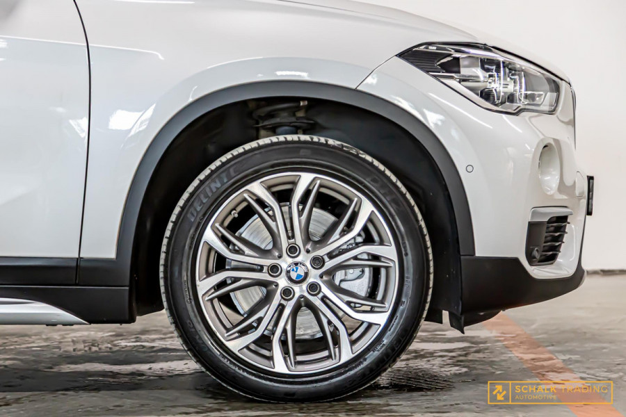 BMW X1 SDrive20i Orange Edition III|Pano|NAP|Leder|Trekhaak