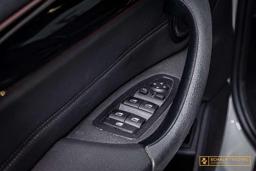 BMW X1 SDrive20i Orange Edition III|Pano|NAP|Leder|Trekhaak