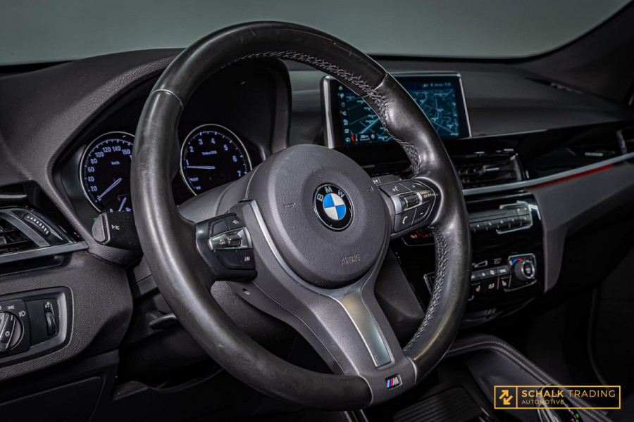 BMW X1 SDrive20i Orange Edition III|Pano|NAP|Leder|Trekhaak