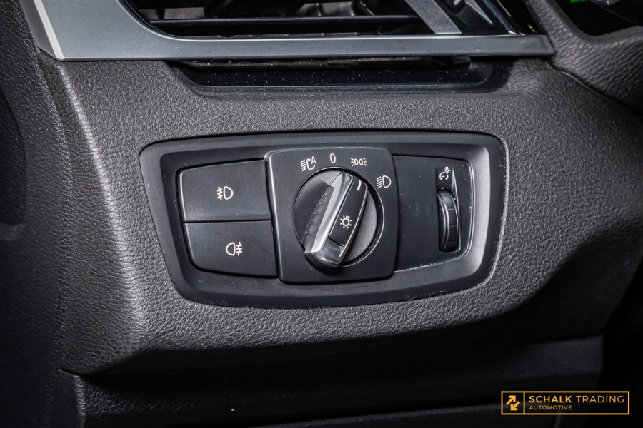BMW X1 SDrive20i Orange Edition III|Pano|NAP|Leder|Trekhaak