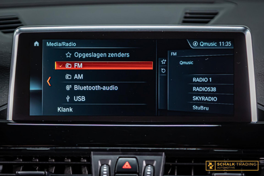 BMW X1 SDrive20i Orange Edition III|Pano|NAP|Leder|Trekhaak