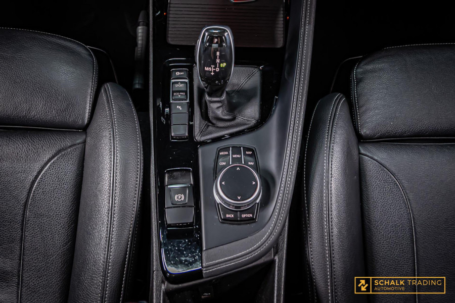 BMW X1 SDrive20i Orange Edition III|Pano|NAP|Leder|Trekhaak