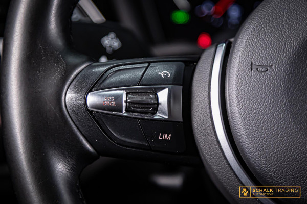BMW X1 SDrive20i Orange Edition III|Pano|NAP|Leder|Trekhaak