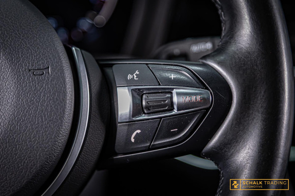 BMW X1 SDrive20i Orange Edition III|Pano|NAP|Leder|Trekhaak