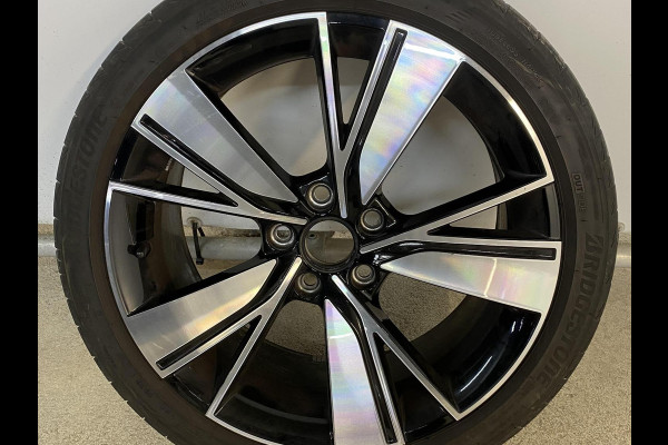 Volkswagen Golf 1.4 eHybrid GTE 245 pk Automaat (DSG) | Navigatie | Trekhaak (afneembaar) | Parkeersensoren | Achteruitrijcamera | Matrix LED koplampen | Stoelverwarming |