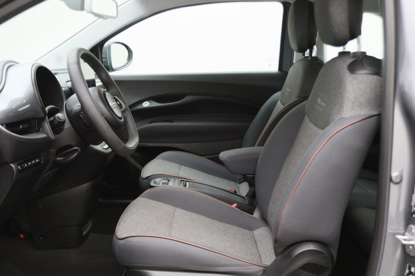 Fiat 500 Icon 42 kWh Full LED, Virtual Cockpit, Camera, Lane Assist, Apple Carplay, DAB, 16"