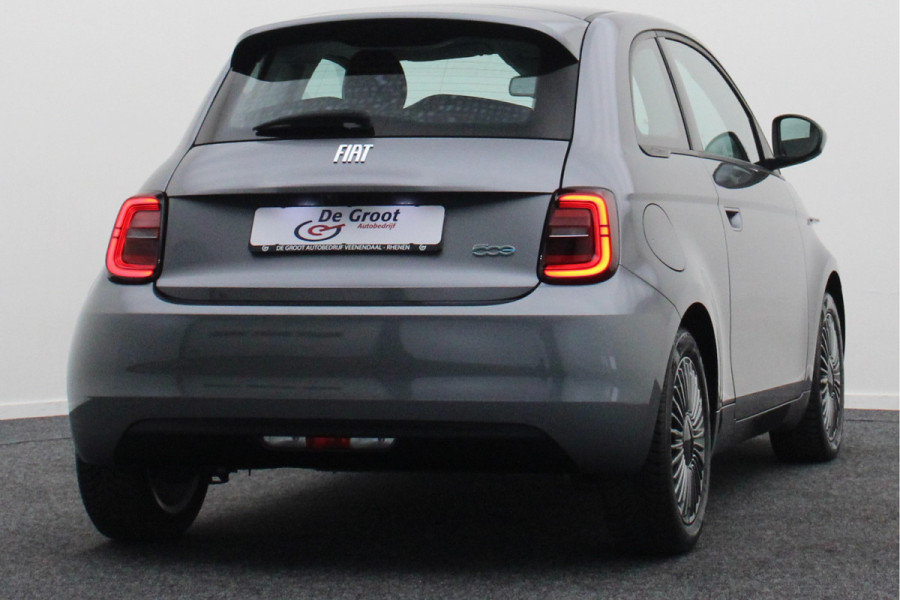 Fiat 500 Icon 42 kWh Full LED, Virtual Cockpit, Camera, Lane Assist, Apple Carplay, DAB, 16"