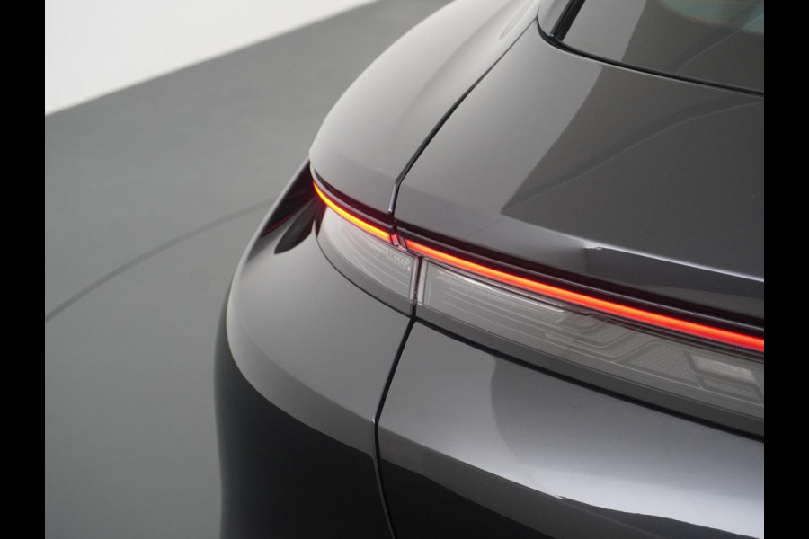 Porsche Taycan Sport Turismo 83 kWh VAN: 69.900,- VOOR: 64.770,- UW HERFSTVOORDEEL: 5.130,- EURO DEALER ONDERHOUDEN | SPORTCHRONO | 14WEGS COMFORSTOELEN | WARMTEPOMP | BOSE | BTW VERREKENBAAR