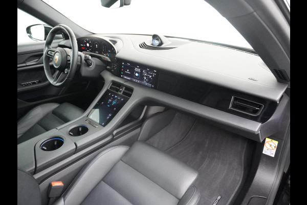 Porsche Taycan Sport Turismo 83 kWh VAN: 69.900,- VOOR: 64.770,- UW HERFSTVOORDEEL: 5.130,- EURO DEALER ONDERHOUDEN | SPORTCHRONO | 14WEGS COMFORSTOELEN | WARMTEPOMP | BOSE | BTW VERREKENBAAR