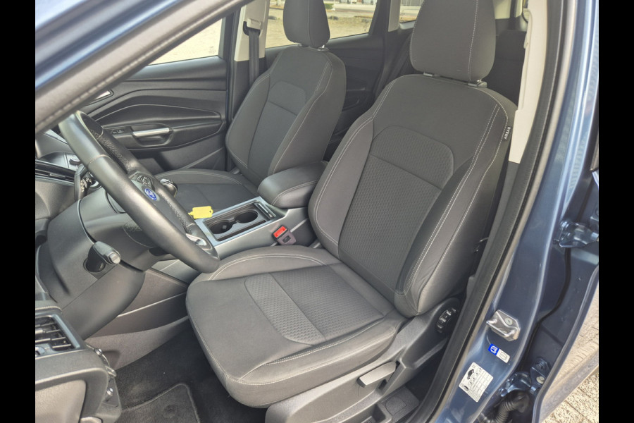 Ford Kuga 1.5 EcoBoost Titanium ,airco,cruise,applecarplay/android,navigatie/camera,parkeersensoren,trekhaak,