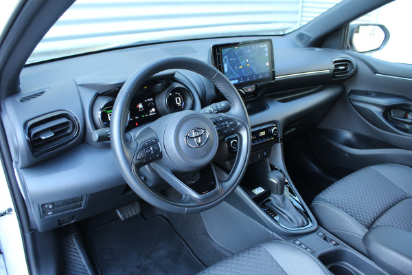 Toyota Yaris 1.5 Hybrid 116pk Executive Automaat NL-Auto NAP 10 Jaar Garantie Clima Cruise Navi Carplay Camera 17"LMV Stoelverwarming