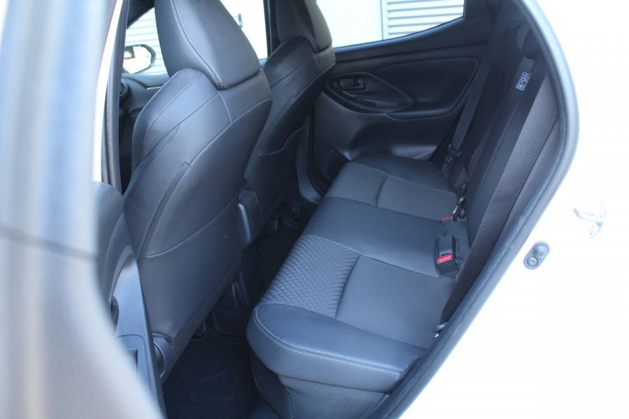 Toyota Yaris 1.5 Hybrid 116pk Executive Automaat NL-Auto NAP 10 Jaar Garantie Clima Cruise Navi Carplay Camera 17"LMV Stoelverwarming