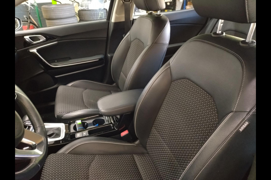 Kia Xceed 1.6 GDi PHEV DynamicLine Dealer onderhouden!