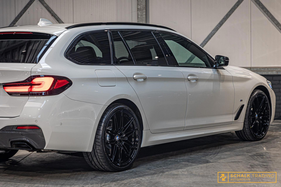 BMW 5 Serie Touring 530i xDrive|M-sport|Laser|FULL|HUD|Pano|