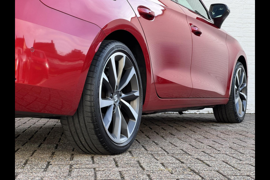 Seat Leon Sportstourer 1.5 TSI FR Launch Edition Camera Led Navigatie Carplay Verwarmde stoelen en stuur