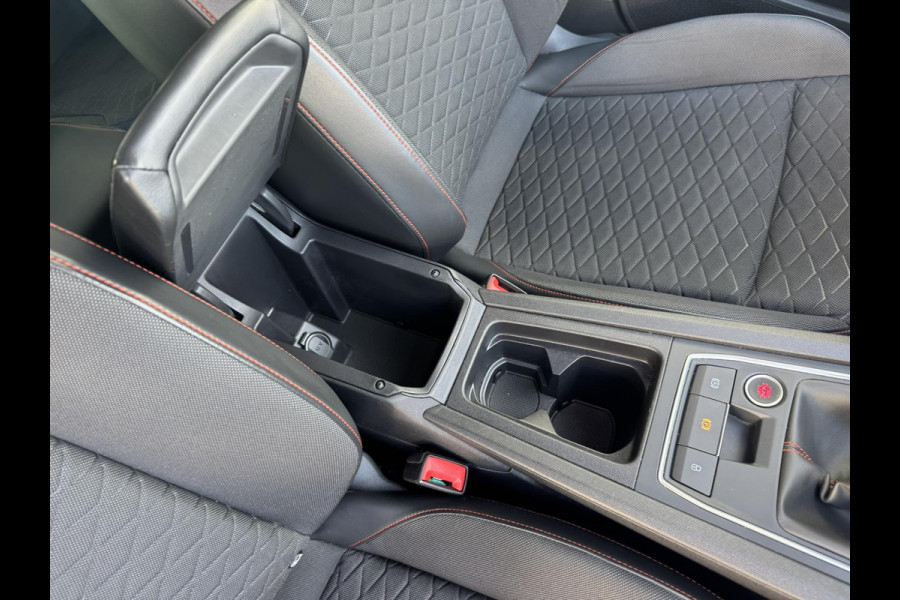 Seat Leon Sportstourer 1.5 TSI FR Launch Edition Camera Led Navigatie Carplay Verwarmde stoelen en stuur