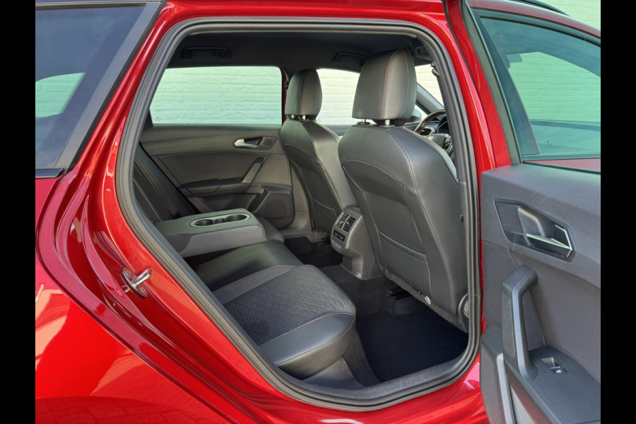 Seat Leon Sportstourer 1.5 TSI FR Launch Edition Camera Led Navigatie Carplay Verwarmde stoelen en stuur