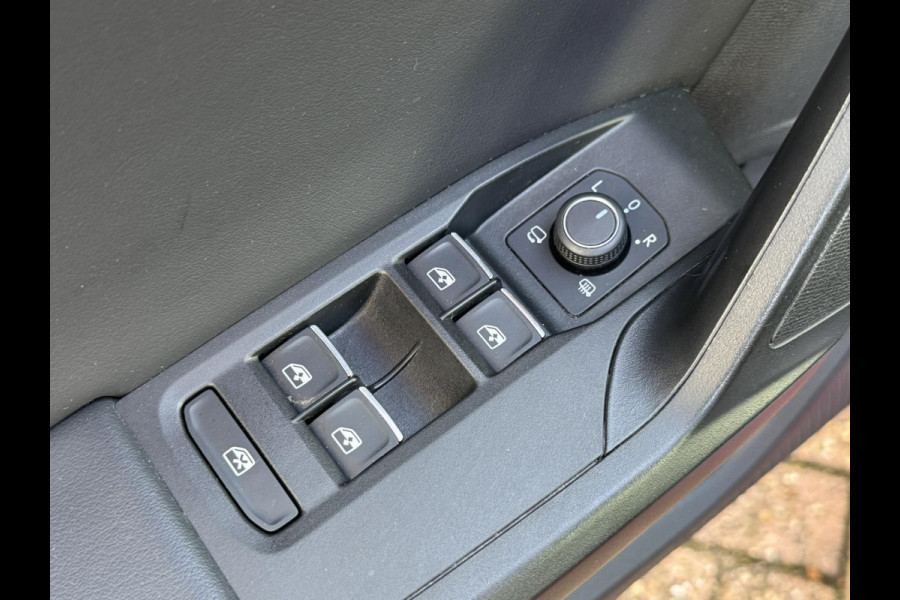Seat Leon Sportstourer 1.5 TSI FR Launch Edition Camera Led Navigatie Carplay Verwarmde stoelen en stuur