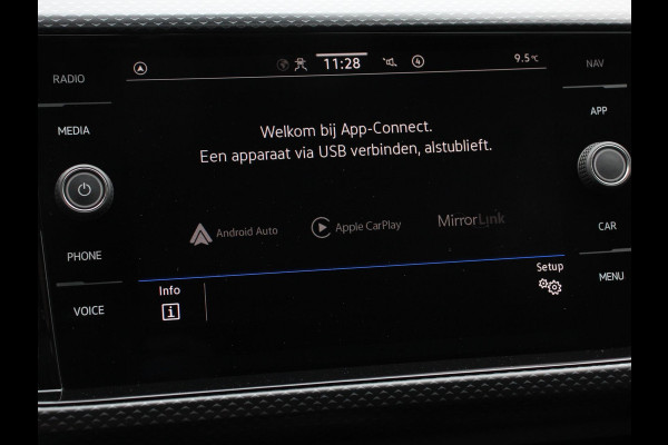 Volkswagen T-Cross 1.0 TSI 110pk DSG Style | Navigatie | Apple Carplay/Android Auto | Climate Control | Camera | Extra Getint Glas | Adaptive Cruise Control