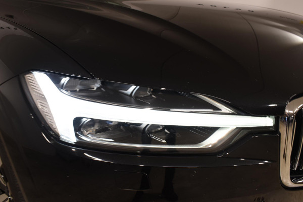 Volvo XC60 T5 250PK Automaat AWD Inscription / Navigatie / Cruise Control / Panorama Dak / Leder / LM Velgen /