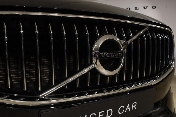 Volvo XC60 T5 250PK Automaat AWD Inscription / Navigatie / Cruise Control / Panorama Dak / Leder / LM Velgen /