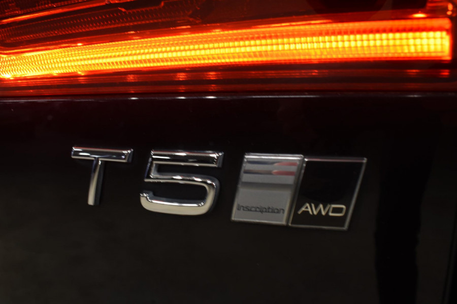 Volvo XC60 T5 250PK Automaat AWD Inscription / Navigatie / Cruise Control / Panorama Dak / Leder / LM Velgen /