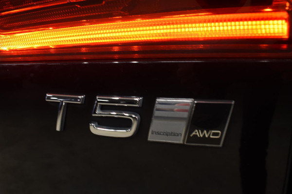 Volvo XC60 T5 250PK Automaat AWD Inscription / Navigatie / Cruise Control / Panorama Dak / Leder / LM Velgen /