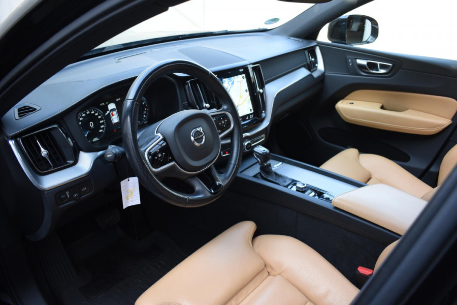 Volvo XC60 T5 250PK Automaat AWD Inscription / Navigatie / Cruise Control / Panorama Dak / Leder / LM Velgen /