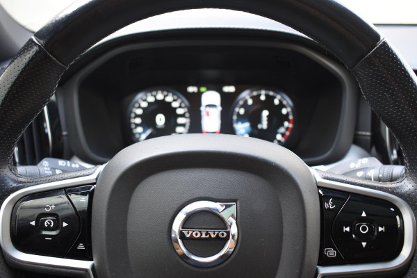 Volvo XC60 T5 250PK Automaat AWD Inscription / Navigatie / Cruise Control / Panorama Dak / Leder / LM Velgen /