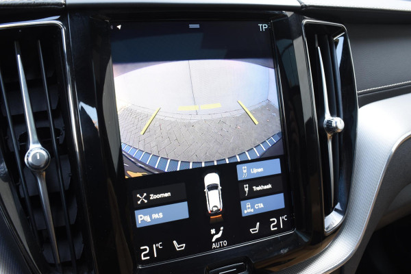 Volvo XC60 T5 250PK Automaat AWD Inscription / Navigatie / Cruise Control / Panorama Dak / Leder / LM Velgen /