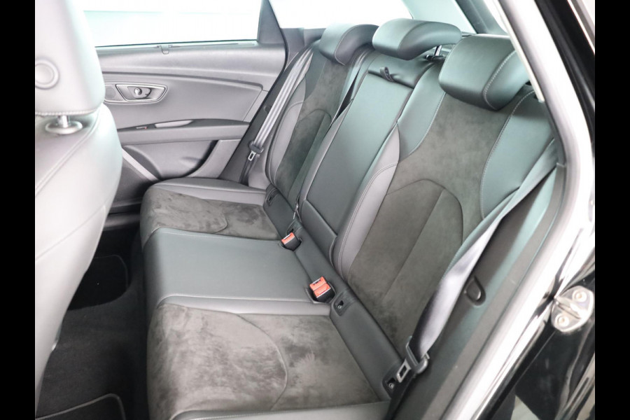 Seat León ST 1.4 EcoTSI Xcellence 150pk | Panoramadak | Full Led koplampen | 17 inch lichtmetalen velgen | Navigatie