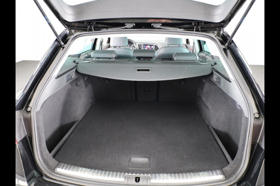 Seat León ST 1.4 EcoTSI Xcellence 150pk | Panoramadak | Full Led koplampen | 17 inch lichtmetalen velgen | Navigatie