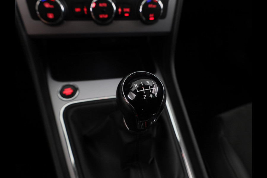 Seat León ST 1.4 EcoTSI Xcellence 150pk | Panoramadak | Full Led koplampen | 17 inch lichtmetalen velgen | Navigatie