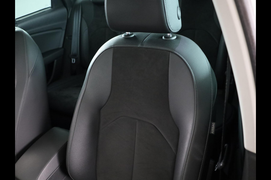 Seat León ST 1.4 EcoTSI Xcellence 150pk | Panoramadak | Full Led koplampen | 17 inch lichtmetalen velgen | Navigatie