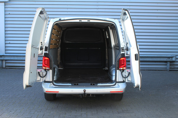 Volkswagen Transporter 2.0 TDI 150pk L2H1 Bulli DSG NL-Auto NAP Airco Cruise Navi Camera 17"LMV Sidebars Trekhaak 2500kg
